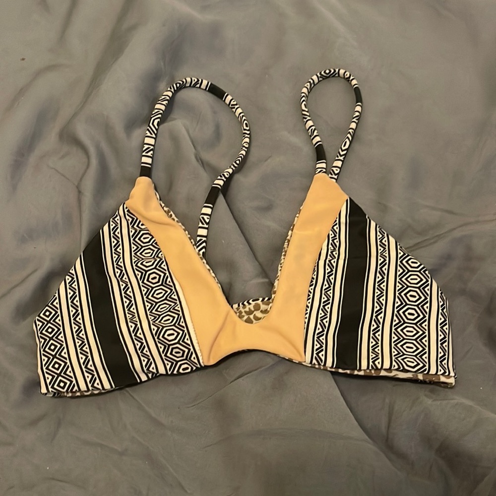 Acacia Napali top